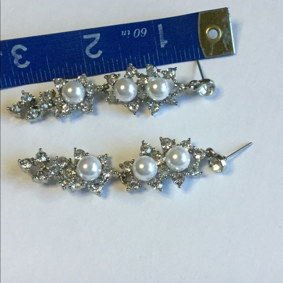 TASHA FAUX PEARL AND CRYSTAL DROP EARRINGS SILVER NWT - Picture 2 of 11